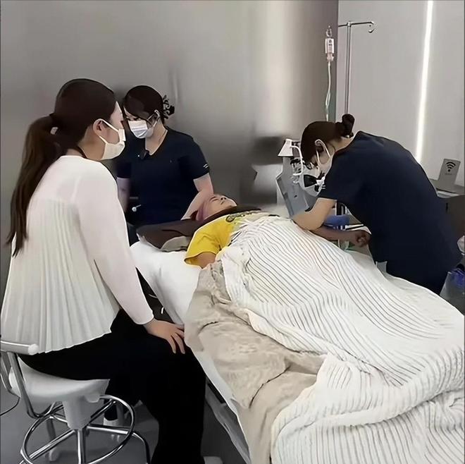 手术曝光脸色发黑引发担忧金龟子美容很享受pg电子模拟器免费试玩61岁王宁日本换血
